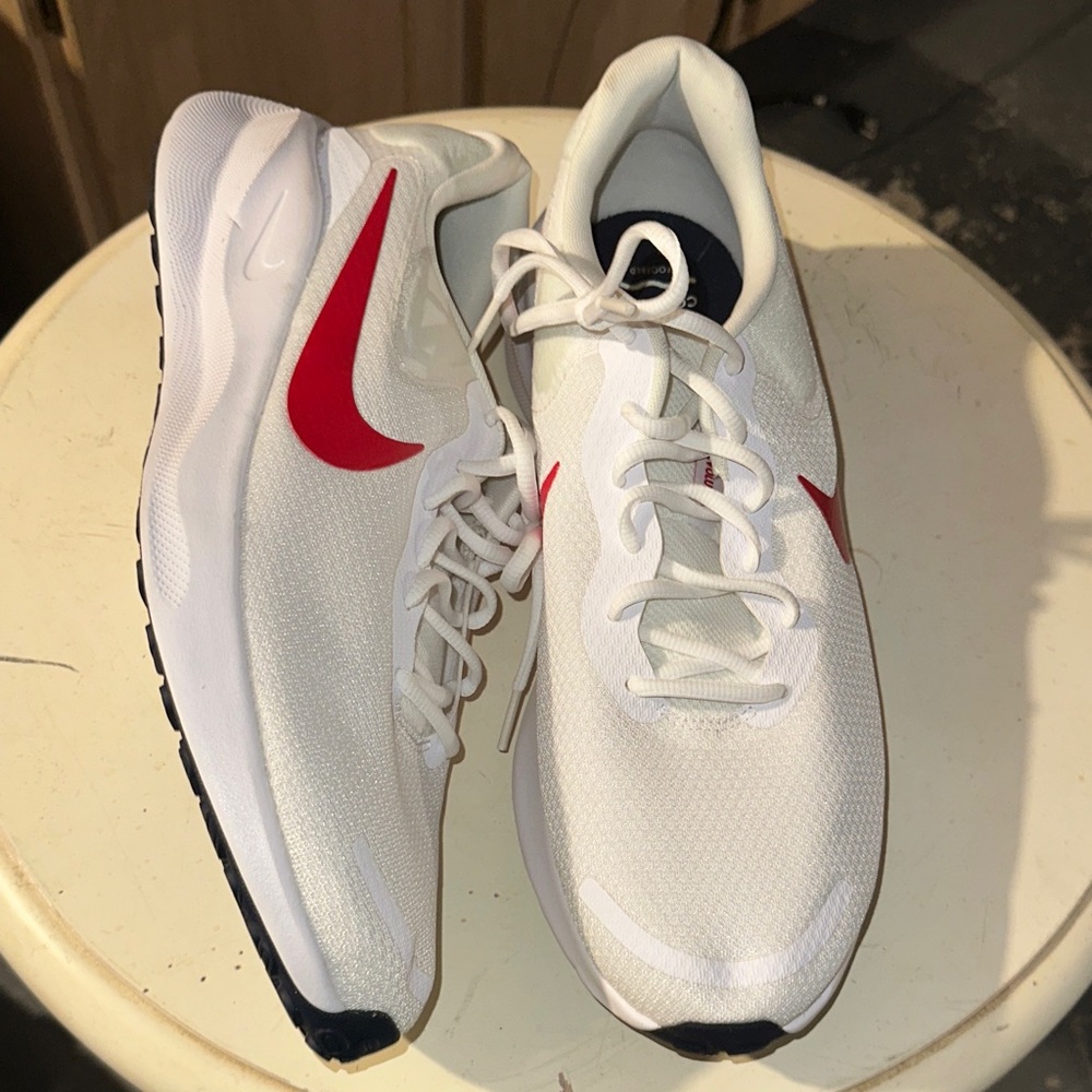 Nike Men's Athletic Shoes in White and Red